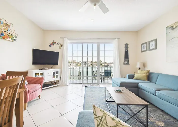 Waterfront 4-level Townhome With Rooftop Deck! Сasa de vacaciones *