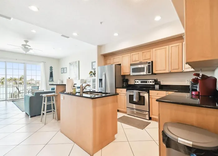 Сasa de vacaciones Waterfront 4-level Townhome With Rooftop Deck! *