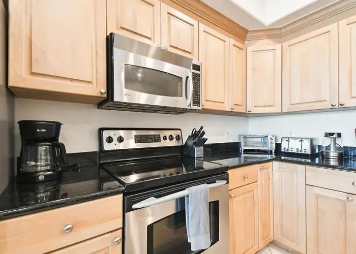Waterfront 4-level Townhome With Rooftop Deck! *