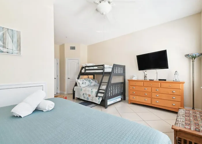 Waterfront 4-level Townhome With Rooftop Deck! Сasa de vacaciones