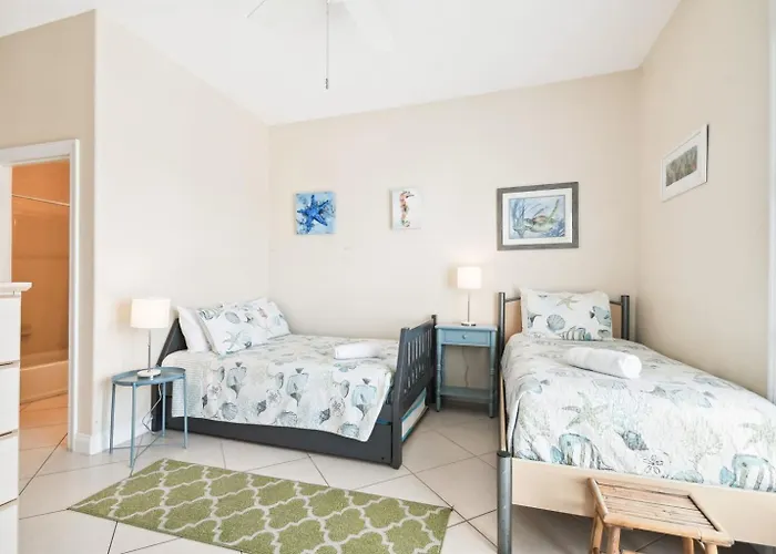 Waterfront 4-level Townhome With Rooftop Deck! *