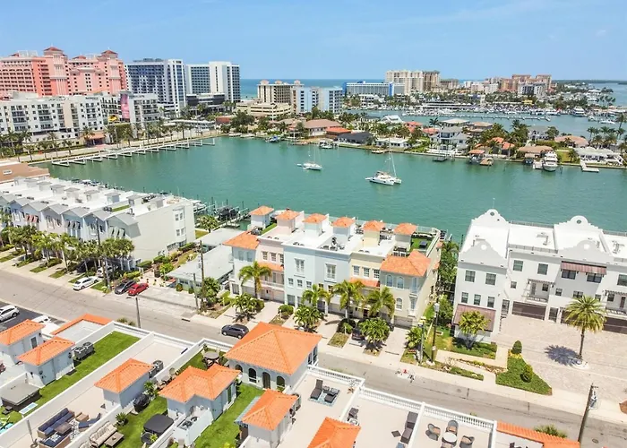 Waterfront 4-level Townhome With Rooftop Deck! Сasa de vacaciones Clearwater Beach